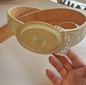 YAC SILK EMBROIDERY LEATHER NWT. Belt and buckle.  Beige  sz 38 unisex
